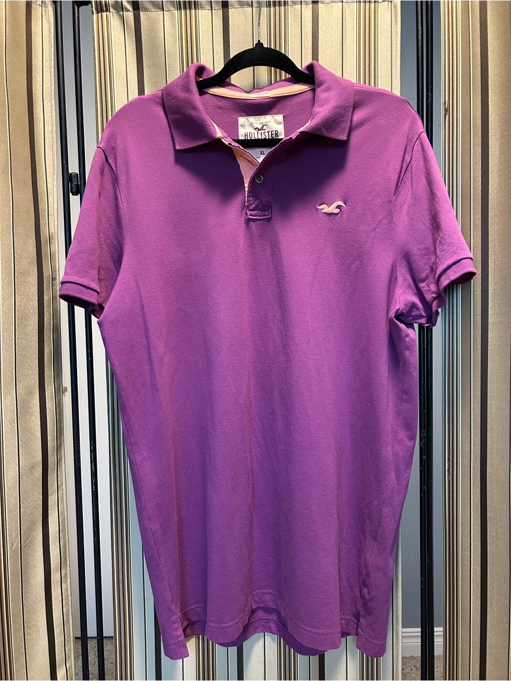 Men’s Hollister polo